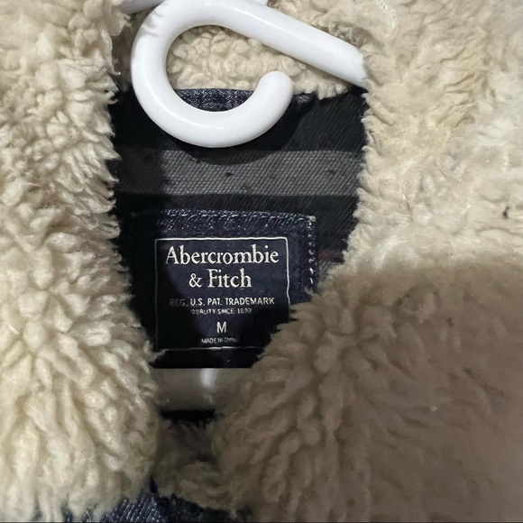 Abercrombie and Fitch Jean Jacket Sherpa Lined Size Medium - Picture 3 of 5